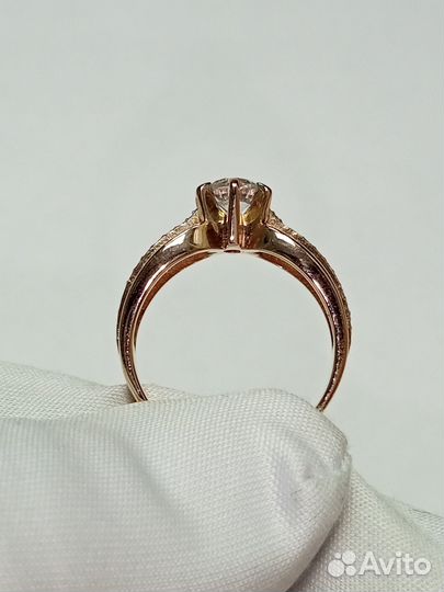 Золотое кольцо с камнем 16,5р