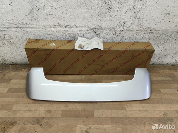 Спойлер Toyota Land Cruiser 200