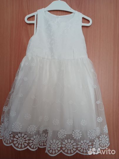 Продаю платья на рост 92 в идеальном состоянии