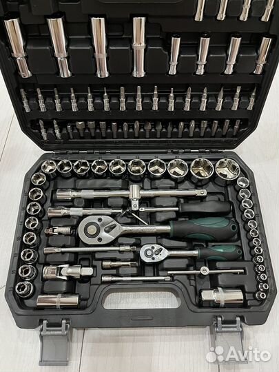 Набор инструментов для авто в кейсе