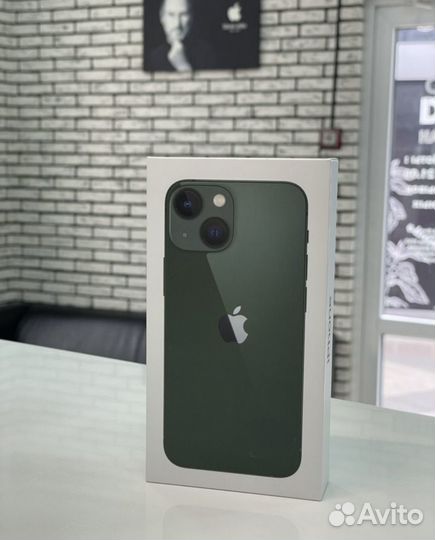 Телефон iPhone 13