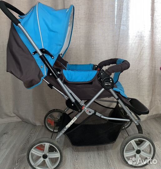 Прогулочная коляска