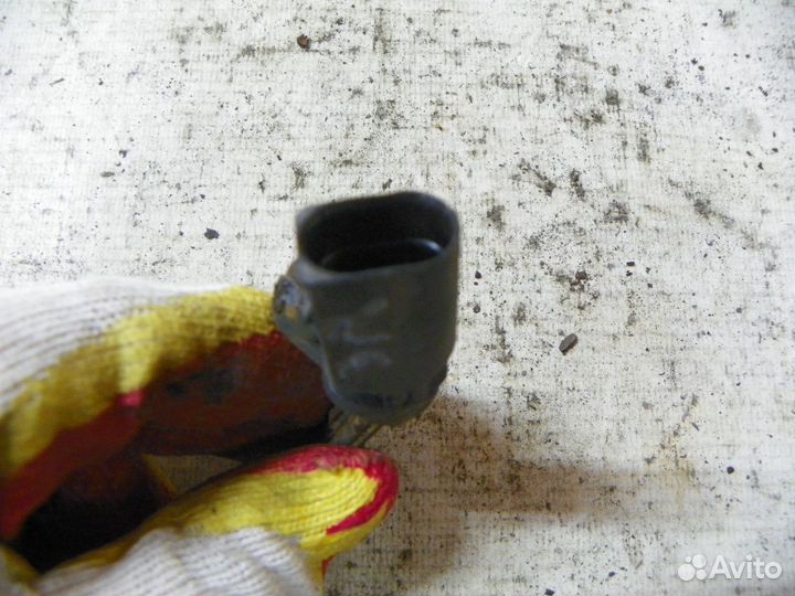 Датчик ABS задний Skoda Octavia