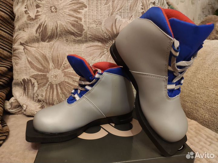 Лыжные ботинки детские, размер 32