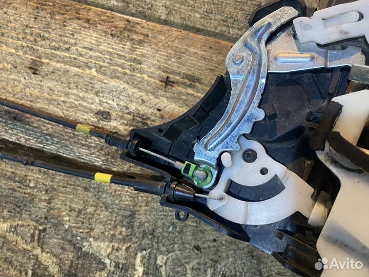 Замок задний левый mitsubishi lancer 10