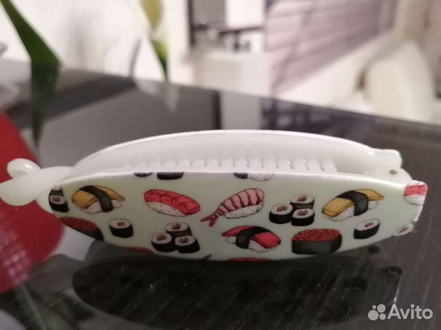 Заколка банан новая