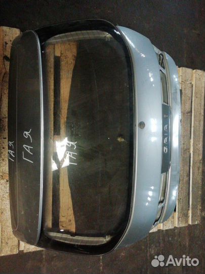 Крышка багажника задняя Toyota Gaia
