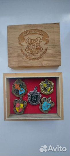 Набор значков Hogwarts