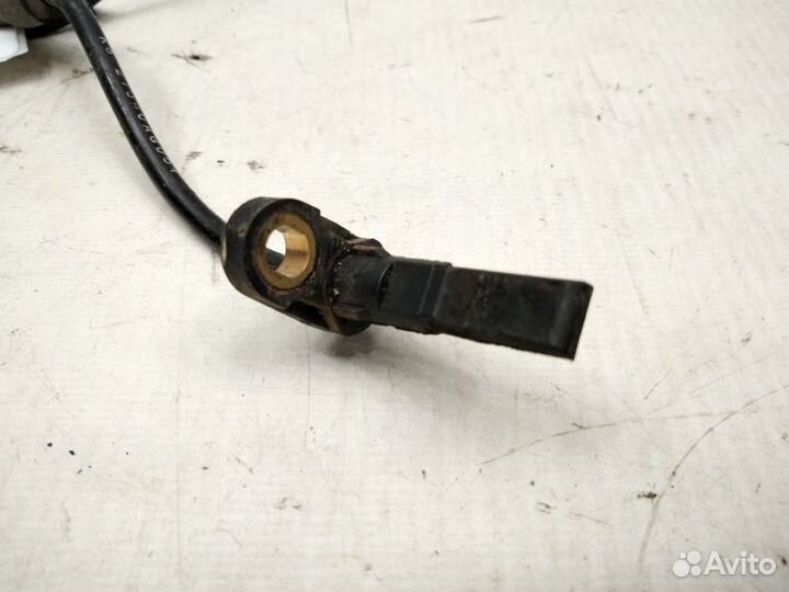 Датчик abs задний левый Subaru Legacy B13