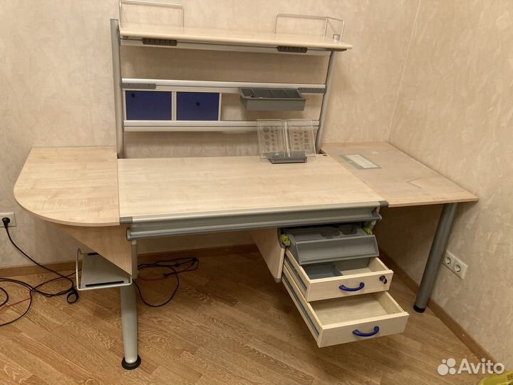 Растущая парта moll