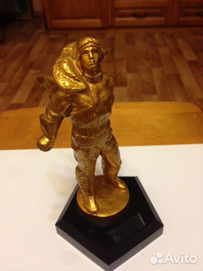 Статуэтка памятник Героям -стратонавтам г. Саранск