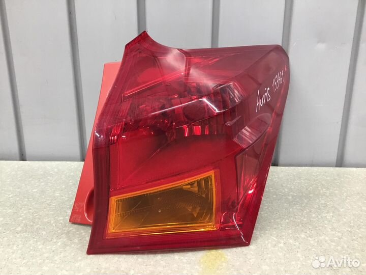 Фонарь задний наружный правый Toyota Auris E18 201