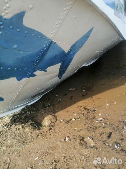 Продается лодка с мотором