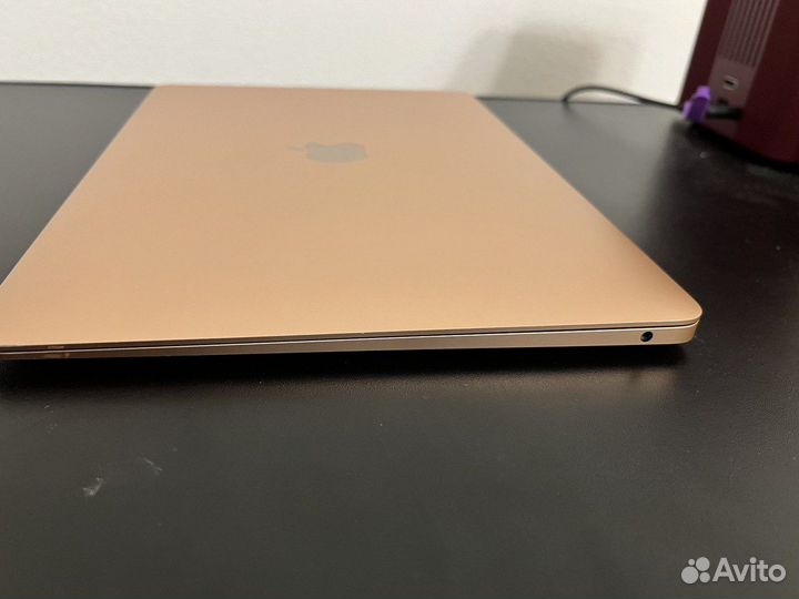 Продается MacBook Air 13,3'' (2018)