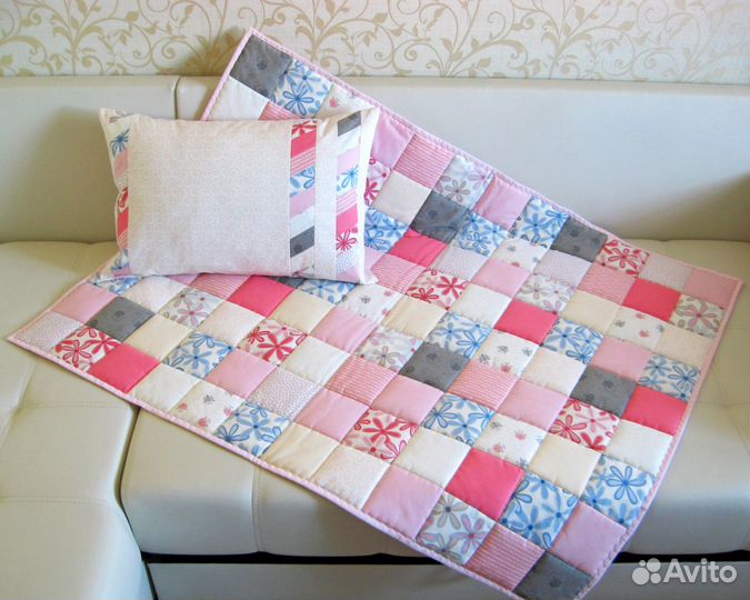Лоскутный комплект в детскую кроватку 