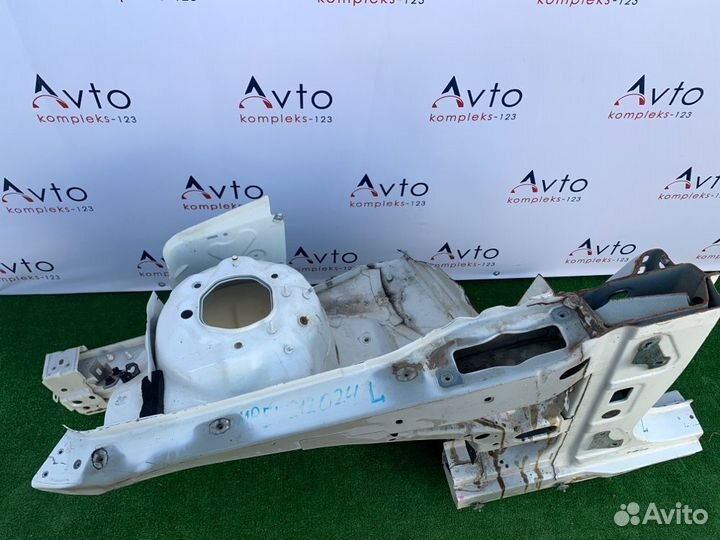 Лонжерон левый Mercedes-Benz E-350 W212 272.980