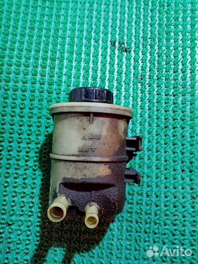 Бачок гидроусилителя руля Renault Logan 1.6