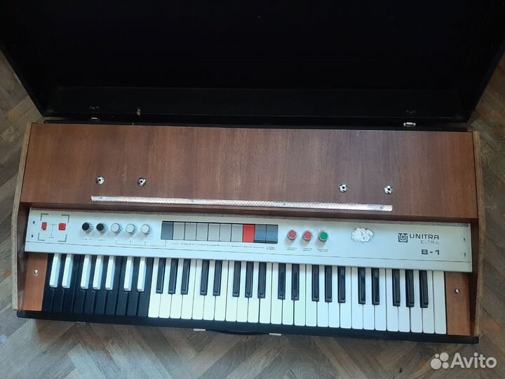 Винтажный электроорган Unitra Eltra B1 1977 г