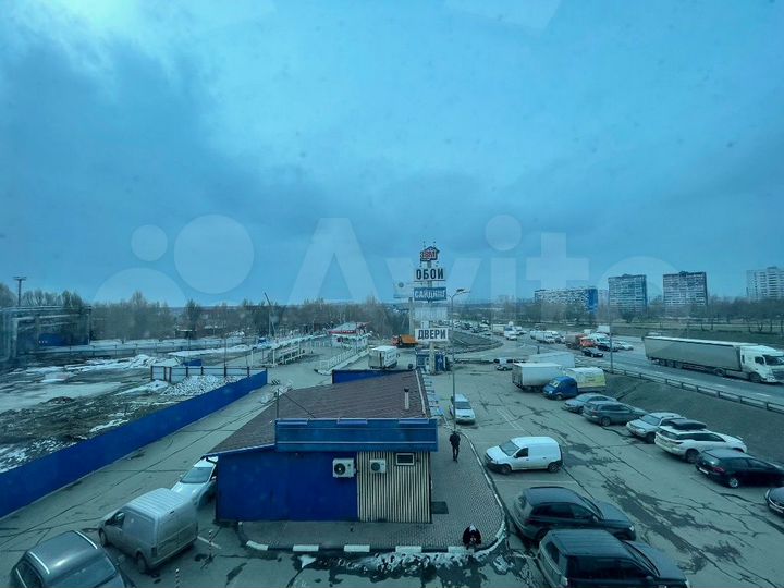 Здание, 8000 м²