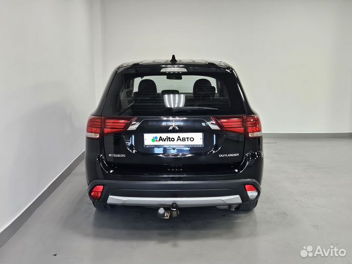 Mitsubishi Outlander 2.0 CVT, 2018, 147 141 км