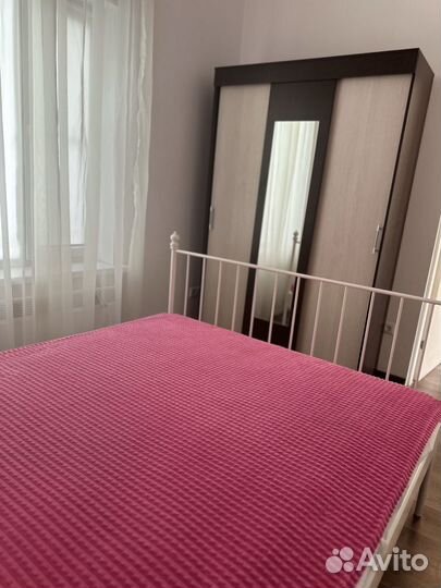 Домик на берегу реки