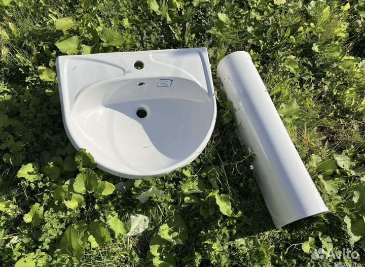 Раковина с пьедисталом
