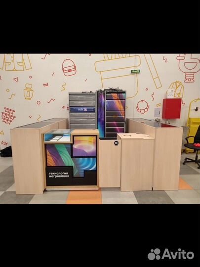 Продавец в табачный магазин