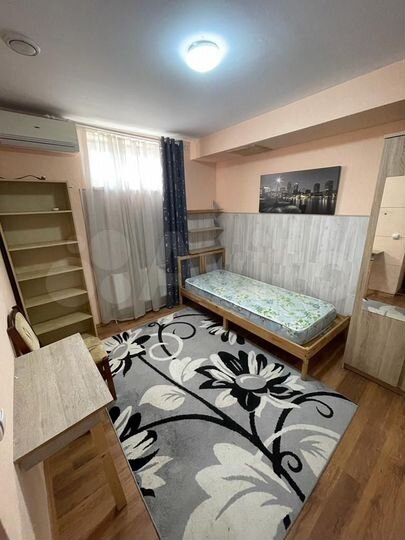 Комната 8 м² в 5-к., 1/6 эт.