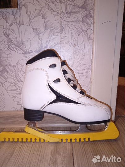Коньки фигурные 38 размер