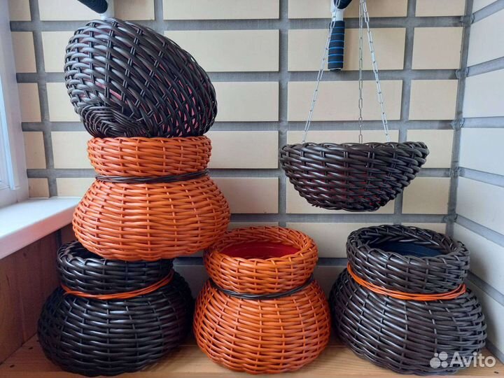 Кашпо для цветов из искусственного ротанга