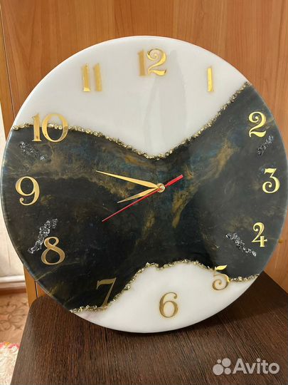 Часы настенные ручной работы из эпоксидной смолы