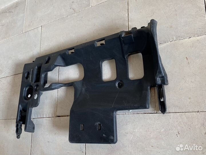 Lexus LX570 Накладка торпеды нижняя