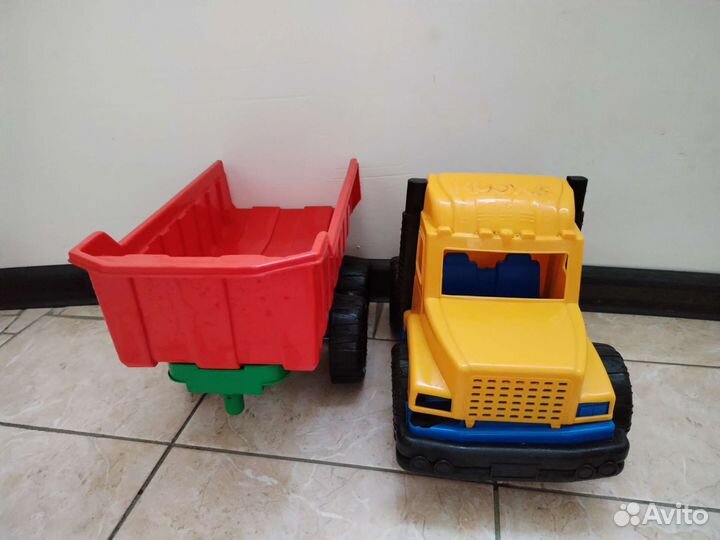 Игрушка грузовик