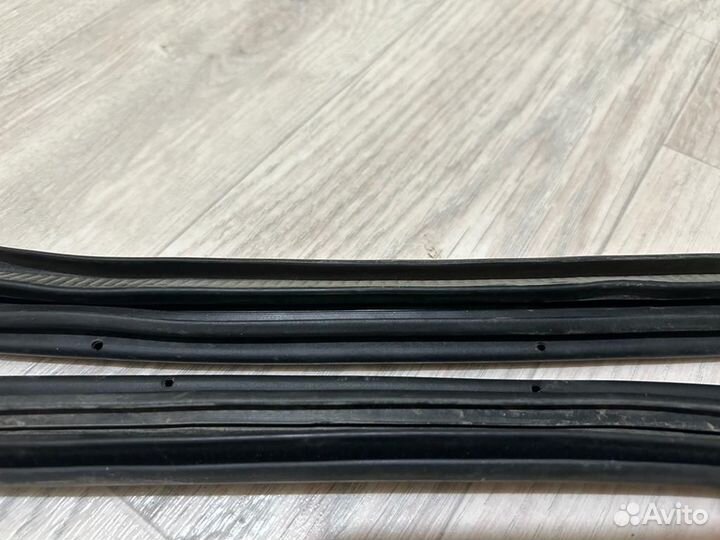 Уплотнительная резинка на - 