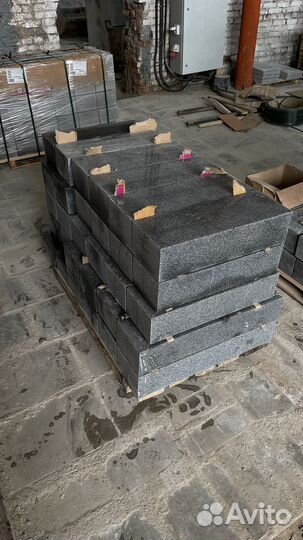 Плитка из гранита для дорожек и ступеней
