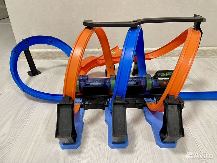 Hot Wheels Экшн Автотрек Винтовое столкновение FTB