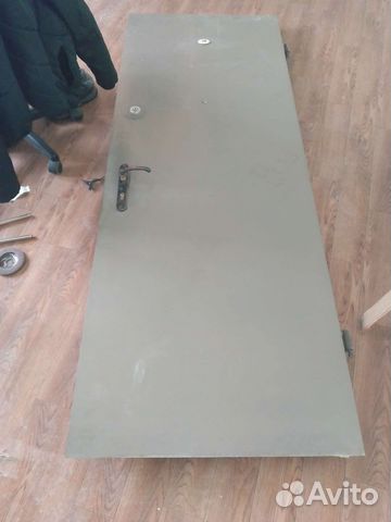 Дверь входная металлическая бу