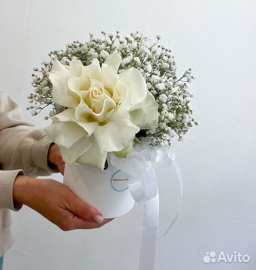 Цветочная композиция в шляпной коробке