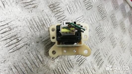 Кнопка аварийки mitsubishi L200 K4T (GEA16I501)