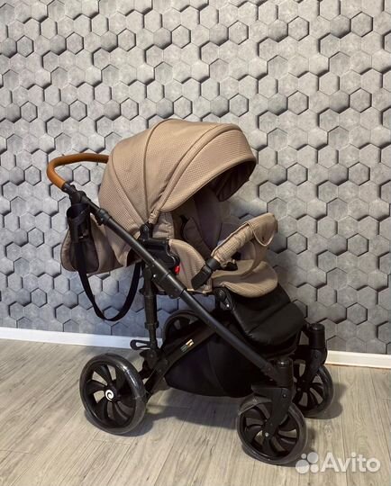 Коляска 3 в 1 Tutis Mimi Style (как Новая)