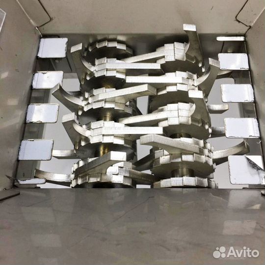 Дробилка-измельчитель для фруктов и овощей