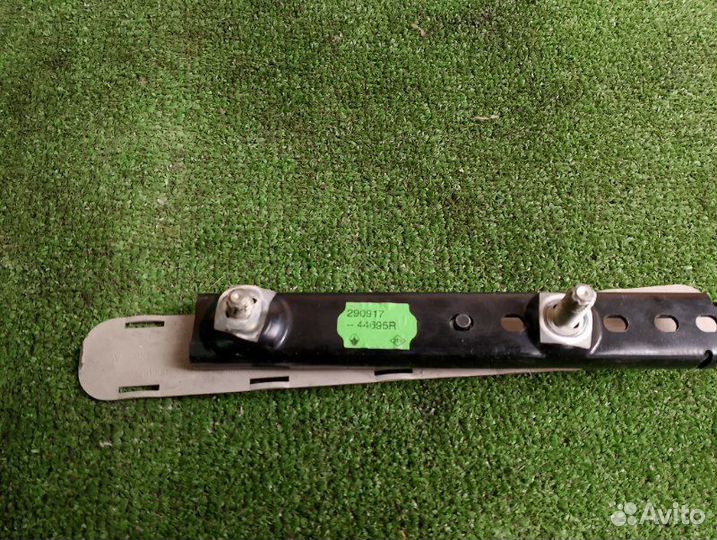 Механизм регулировки ремня безопасности Renault