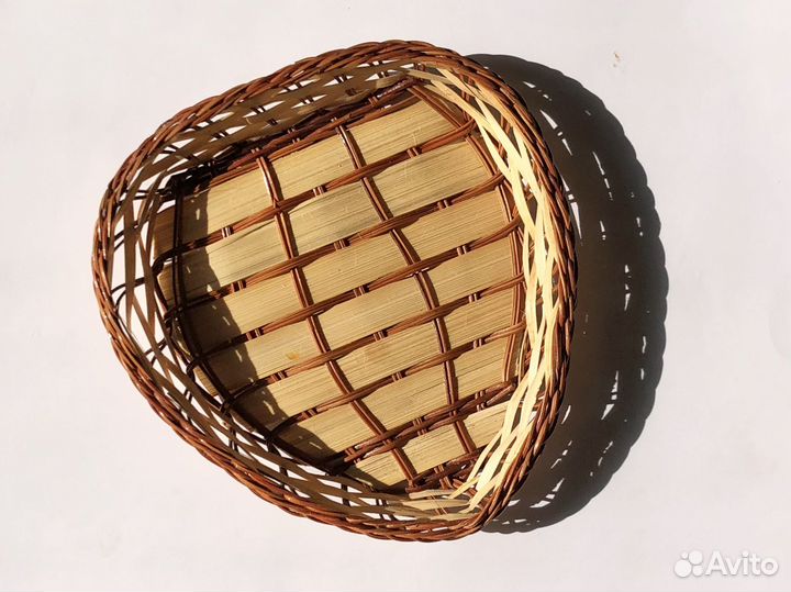 Корзинки лотки плетёные из лозы и бамбука