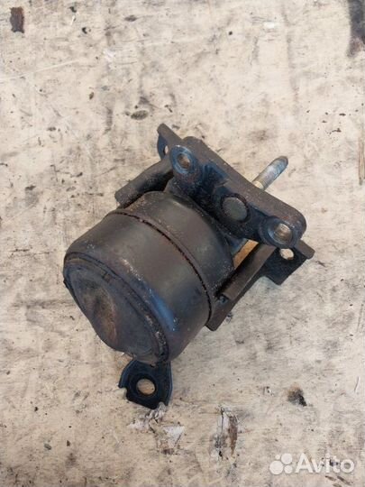 Подушка двигателя правая Toyota Rav4 ACA21 1azfe
