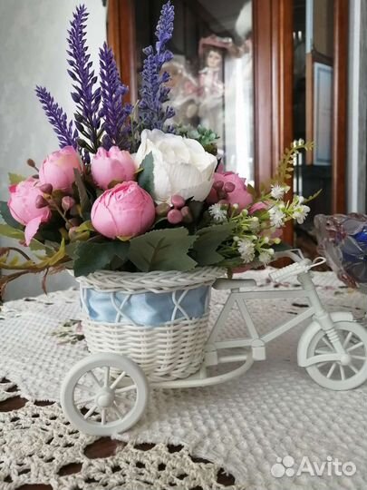 Велосипед и цветы (композиция)