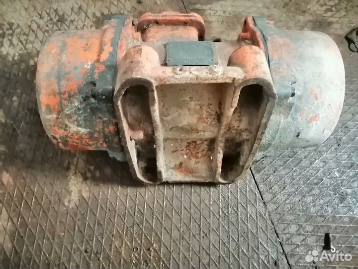 Вибратор эвв-25.0-1500 У2