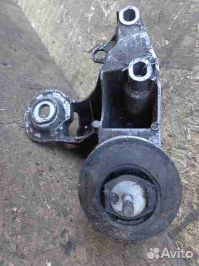Кронштейн двигателя Volkswagen Passat B5 GP 8E0199351