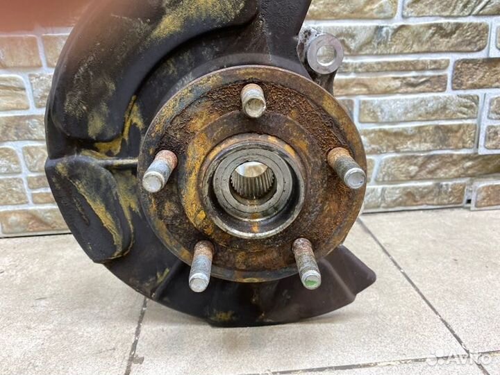 Кулак поворотный передний левый Jeep Grand