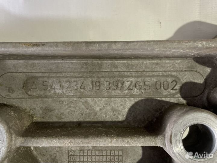 Кронштейн Мерседес actros