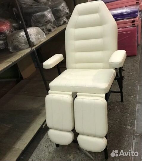 Стул для мастера педикюра, косметолога